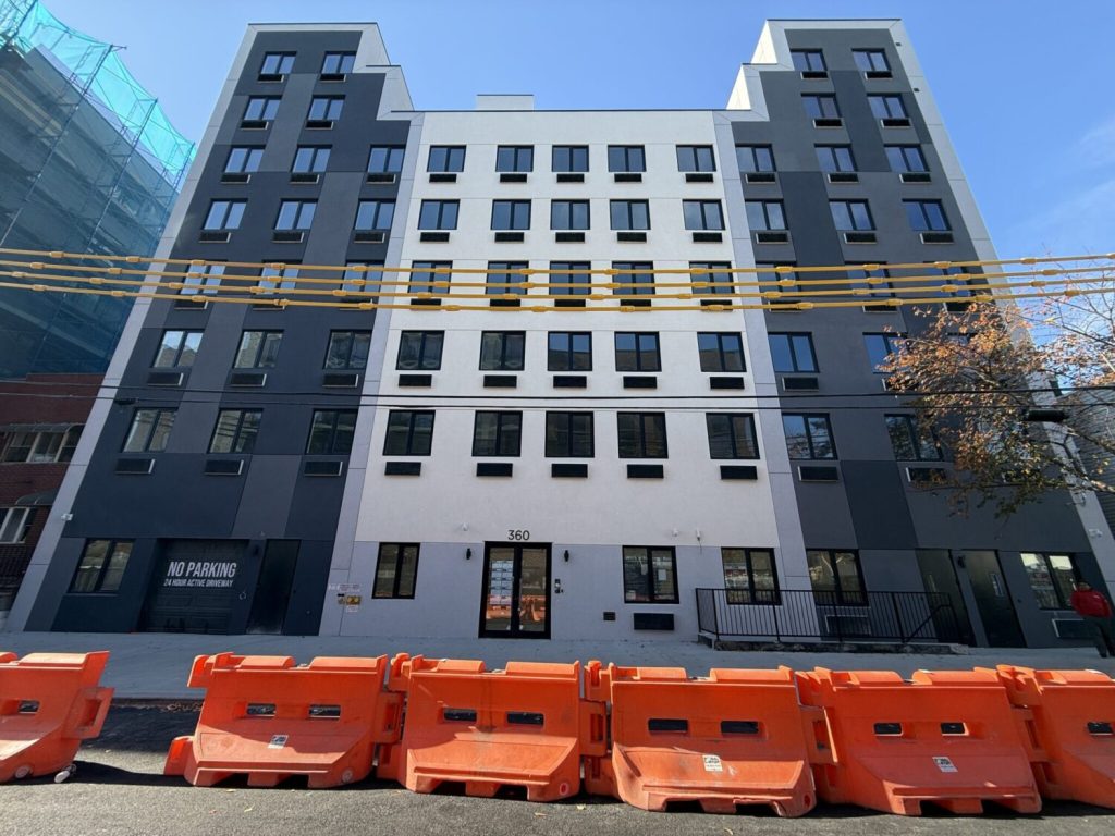 360 SHEPERED AVENUE APARTMENTS