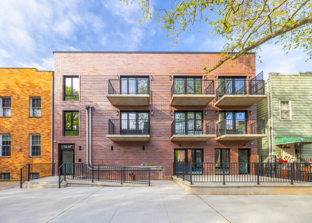 12-19 31st Drive Apartment – Unit 3D