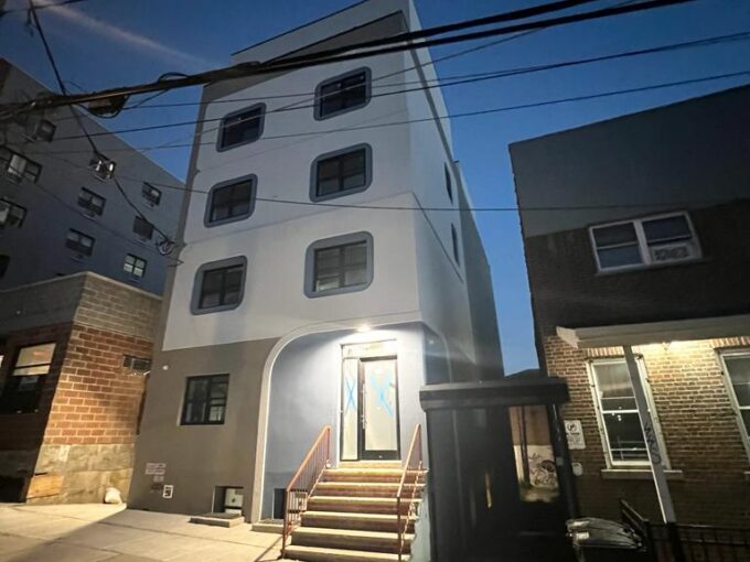 828 Arnow Ave Apartment – Unit 2D