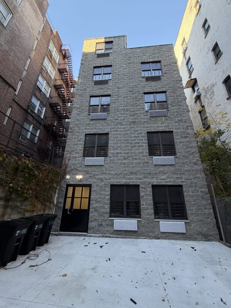 2854 Webb Avenue Apartments